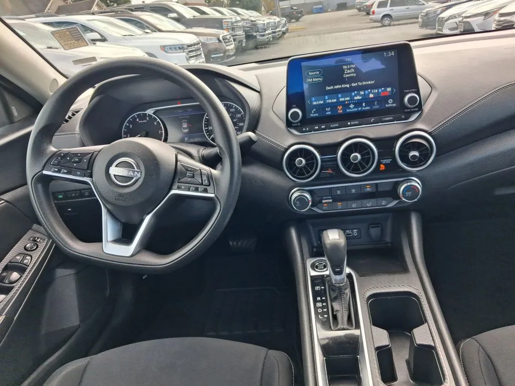 Nissan Sentra photo 13