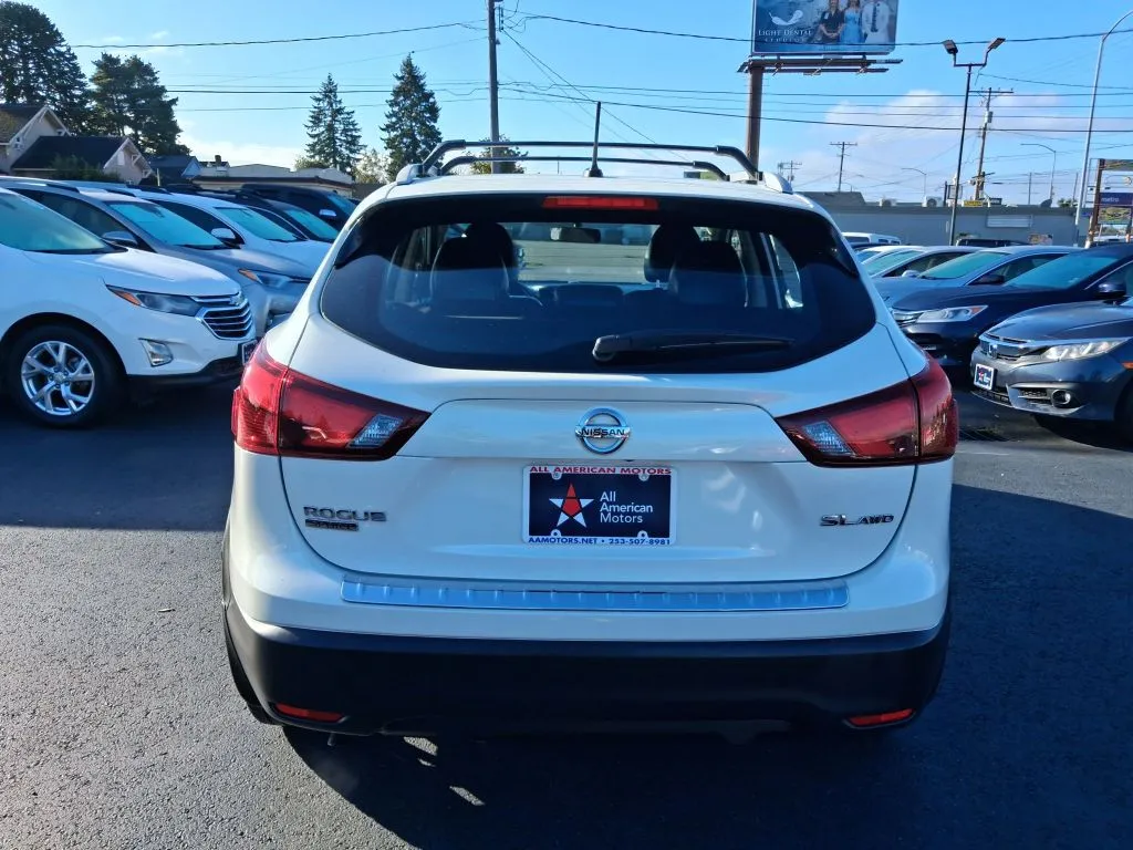 Nissan Rogue Sport photo 9