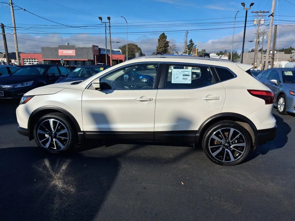 Nissan Rogue Sport photo 7