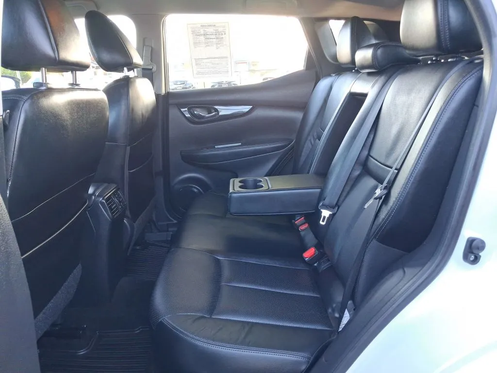 Nissan Rogue Sport photo 18