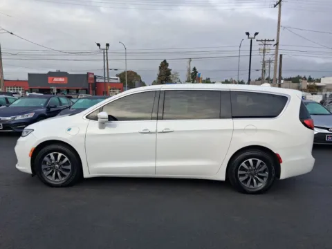 More photos of 2022 Chrysler Pacifica Hybrid Touring L Van 4D at All American Motors, WA