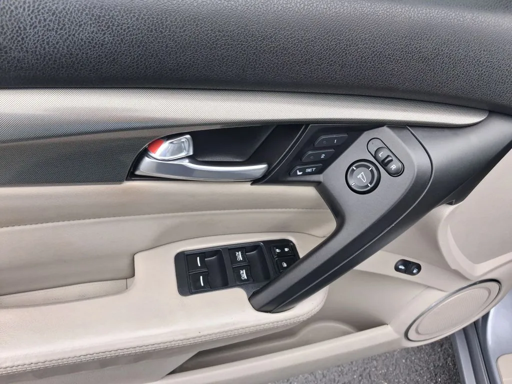 Acura TL photo 16