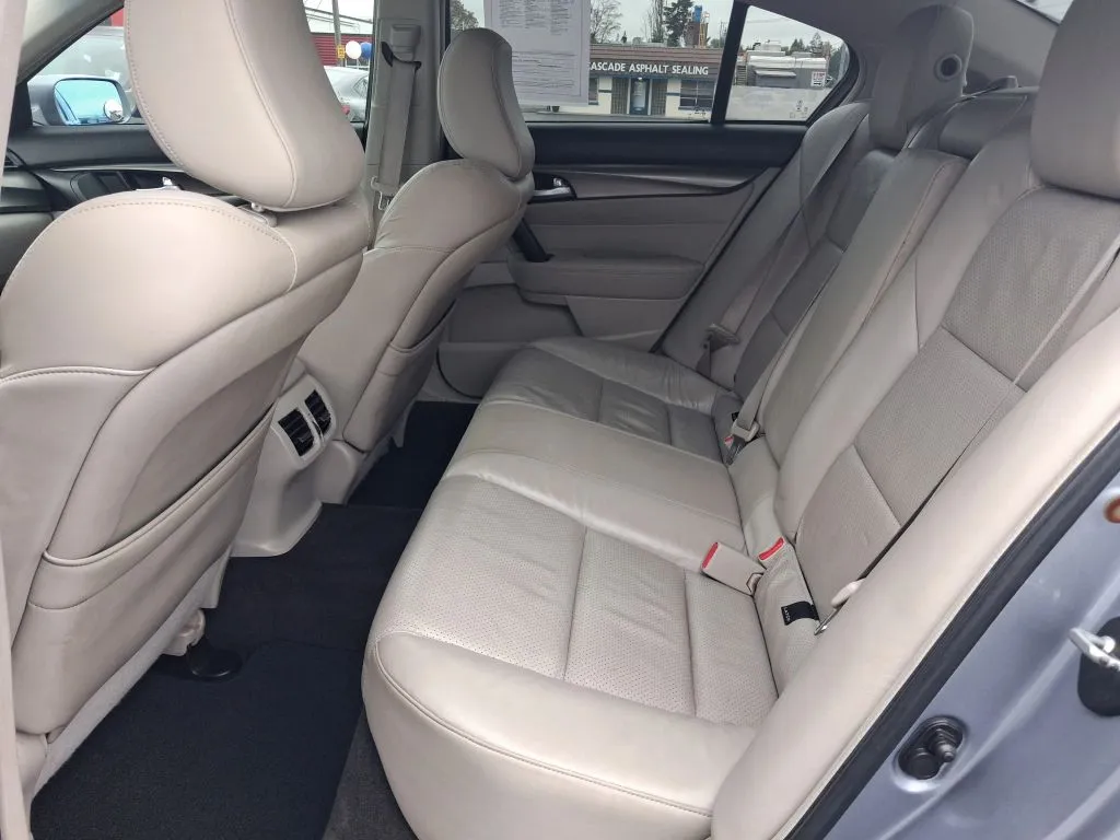 Acura TL photo 14