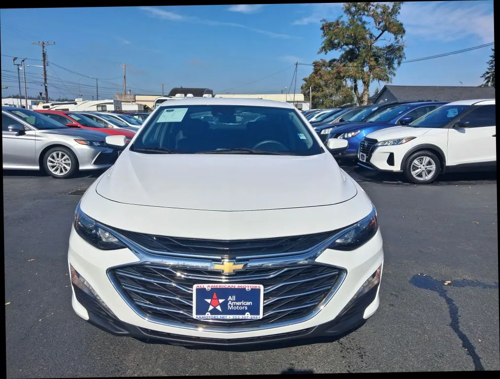 Chevrolet Malibu photo 2