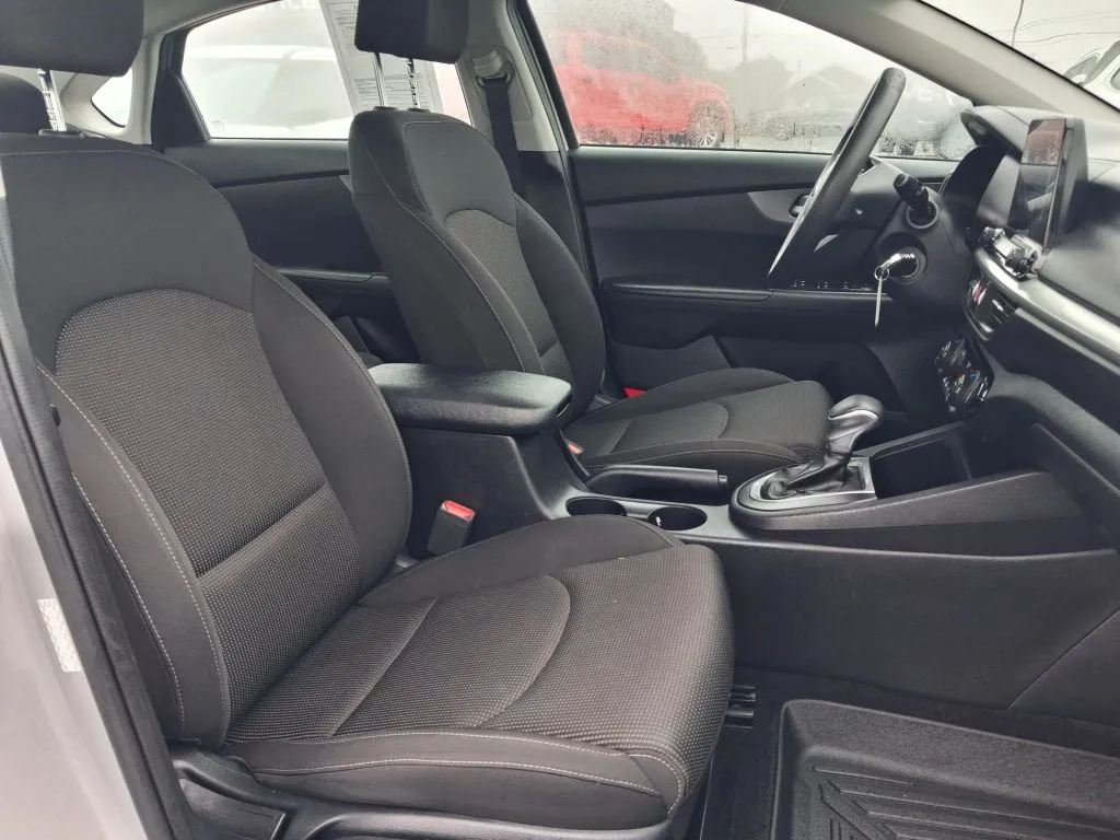 Kia Forte photo 12