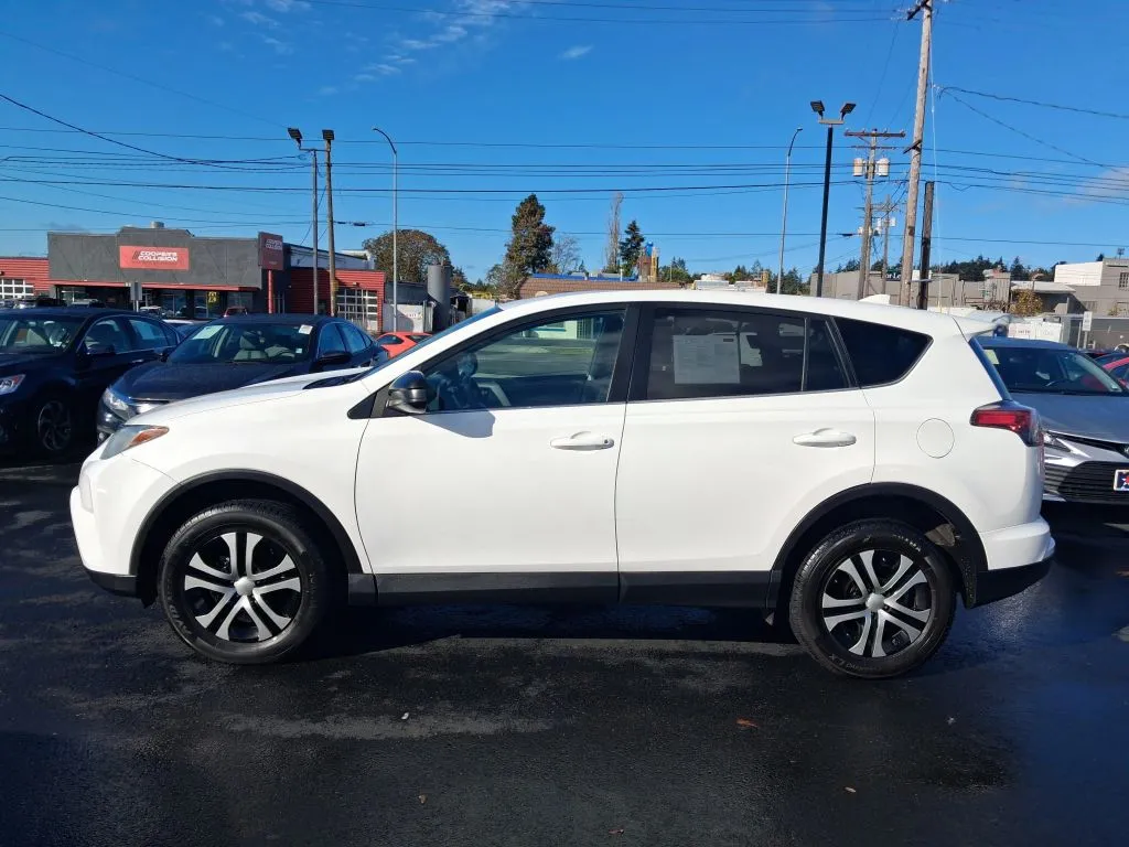 Toyota RAV4 photo 4