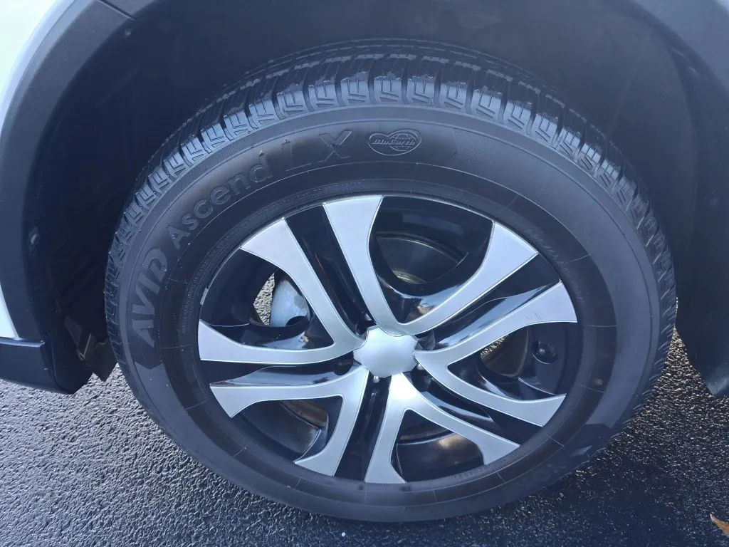 Toyota RAV4 photo 21