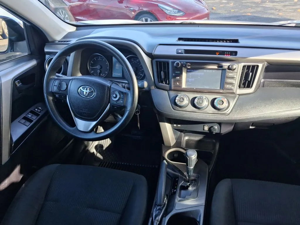 Toyota RAV4 photo 19