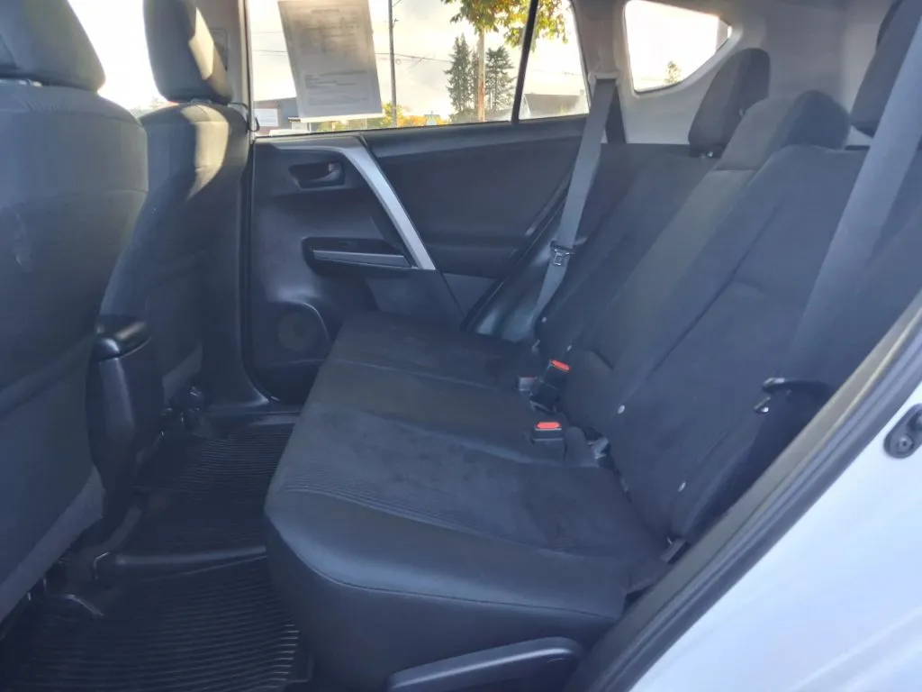 Toyota RAV4 photo 16