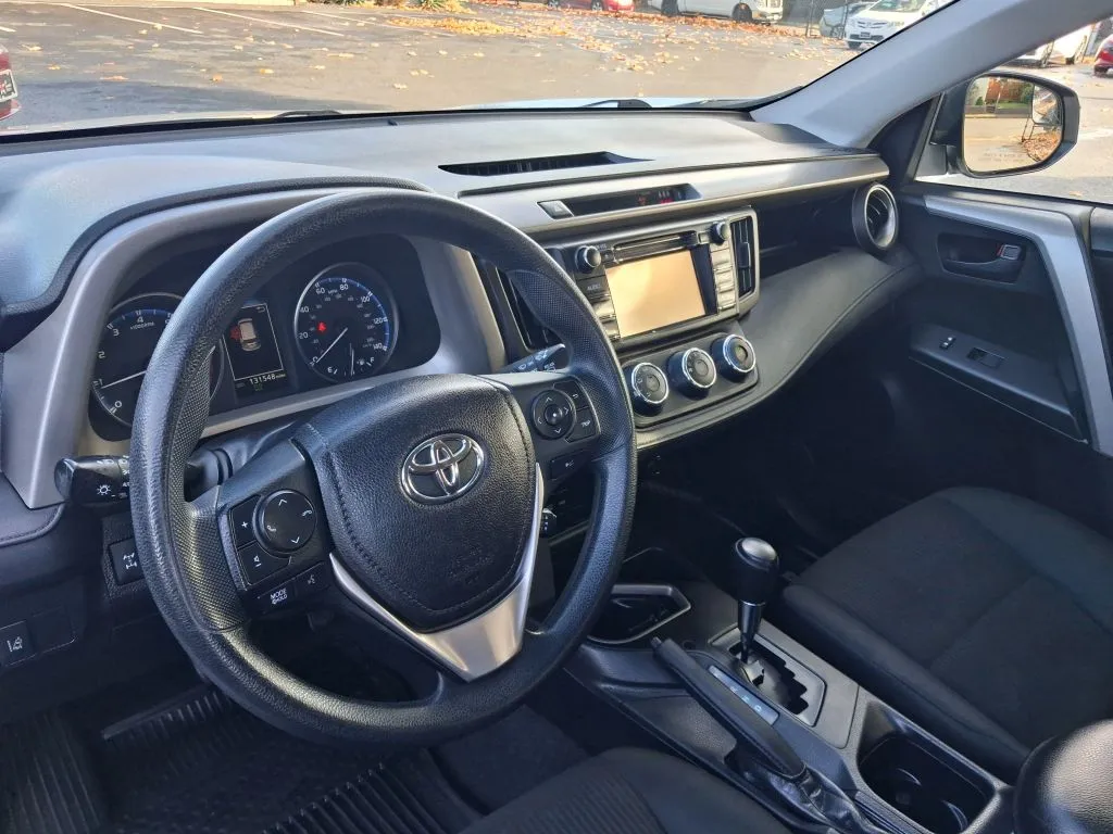 Toyota RAV4 photo 14