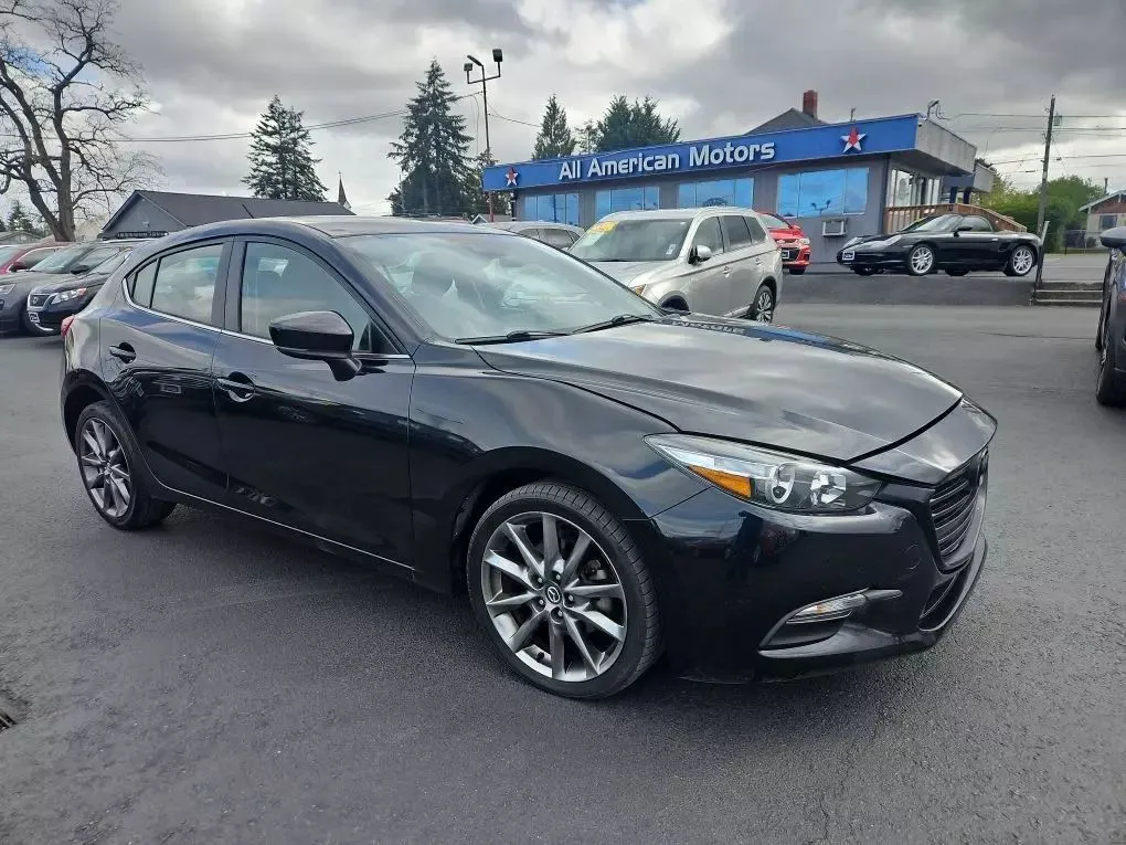 2018 MAZDA MAZDA3 Touring Hatchback 4D