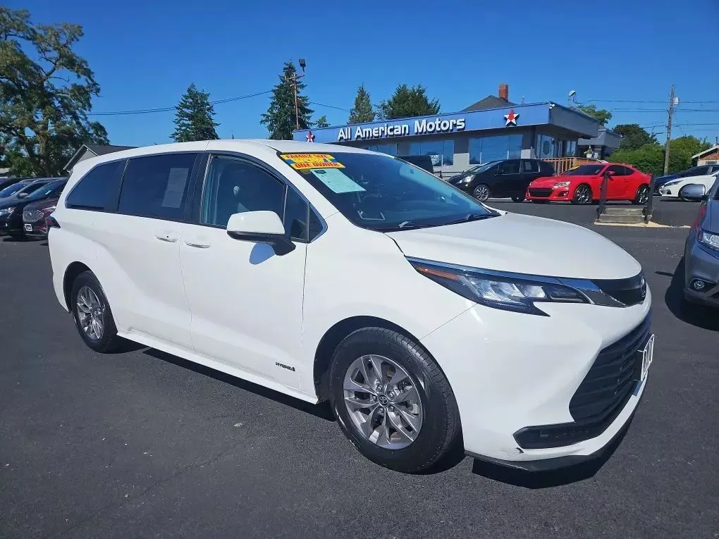 Used 2021 Toyota Sienna LE Minivan 4D for sale in Tacoma, WA at