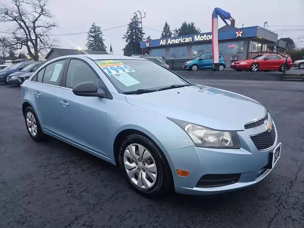 2012 Chevrolet Cruze LS Sedan 4D