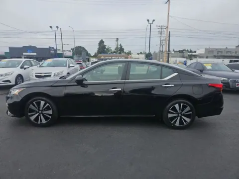 More photos of 2022 Nissan Altima 2.5 SV Sedan 4D at All American Motors, WA