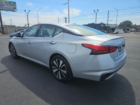 More photos of 2020 Nissan Altima 2.5 SL Sedan 4D at All American Motors, WA