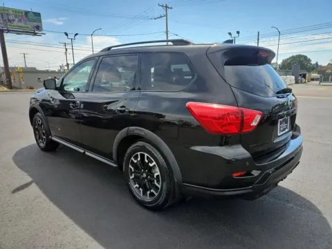 More photos of 2020 Nissan Pathfinder SL Sport Utility 4D at All American Motors, WA