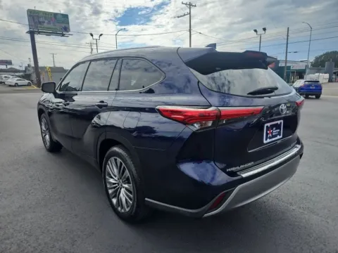 More photos of 2021 Toyota Highlander Platinum Sport Utility 4D at All American Motors, WA