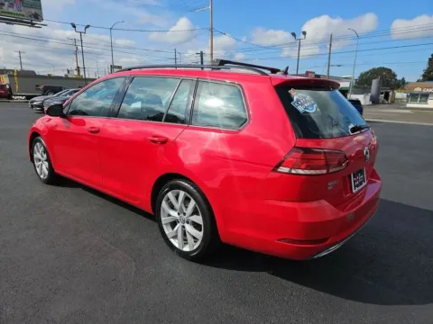 More photos of 2019 Volkswagen Golf SportWagen TSI S Wagon 4D at All American Motors, WA