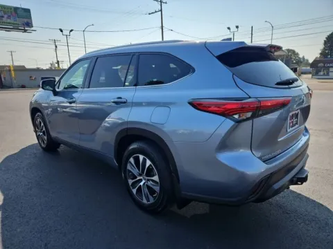 More photos of 2020 Toyota Highlander XLE Sport Utility 4D at All American Motors, WA