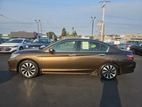 More photos of 2017 Honda Accord Hybrid Touring Sedan 4D at All American Motors, WA