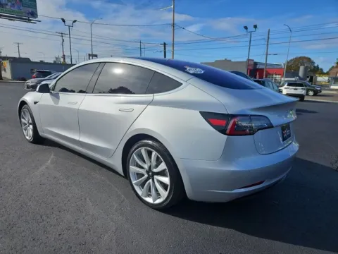 More photos of 2018 Tesla Model 3 Long Range Sedan 4D at All American Motors, WA