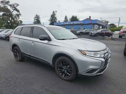 Silver 2018 Mitsubishi Outlander LE Sport Utility 4D for sale in Tacoma, WA