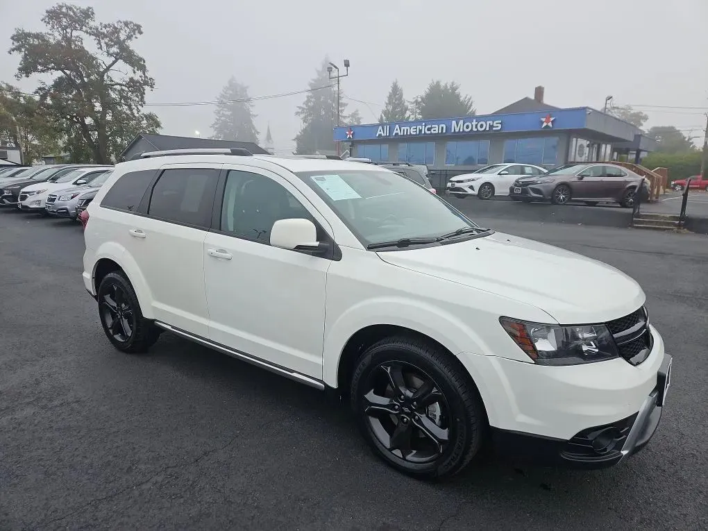 White 2020 Dodge Journey Crossroad Sport Utility 4D for sale in Tacoma, WA