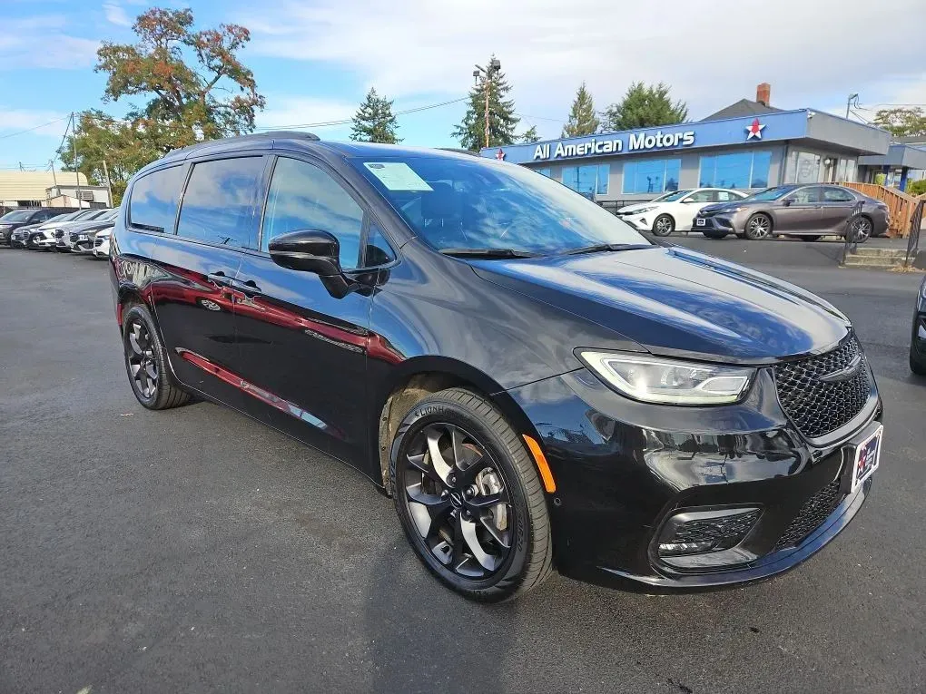 2021 Chrysler Pacifica Limited Minivan 4D for sale in Tacoma, WA