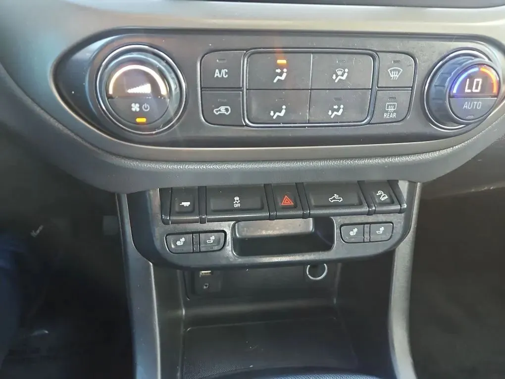 2015 Chevrolet Colorado Z71 - Photo 14