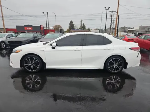 More photos of 2018 Toyota Camry Hybrid SE Sedan 4D at All American Motors, WA