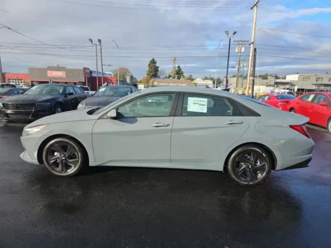 More photos of 2022 Hyundai Elantra SEL Sedan 4D at All American Motors, WA