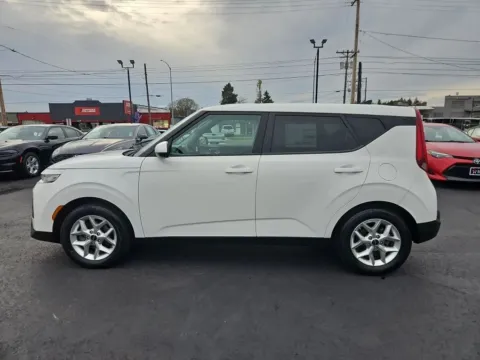 More photos of 2022 Kia Soul LX Wagon 4D at All American Motors, WA