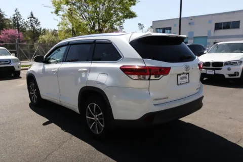 Photos of 2017 Toyota Highlander XLE for sale in Chantilly, VA at Capital Auto Sales