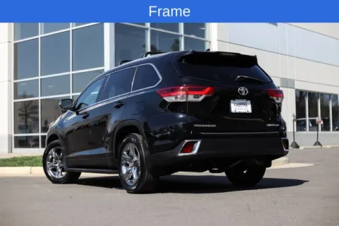 Photos of 2018 Toyota Highlander Limited Platinum for sale in Chantilly, VA at Capital Auto Sales