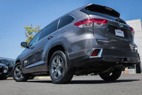 Photos of 2017 Toyota Highlander Hybrid Limited Platinum for sale in Chantilly, VA at Capital Auto Sales