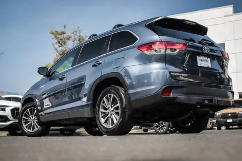 Photos of 2017 Toyota Highlander Hybrid XLE for sale in Chantilly, VA at Capital Auto Sales