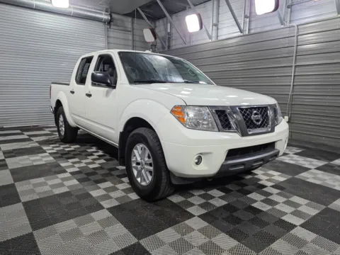 More photos of 2017 Nissan Frontier SV V6 4WD Crew Cab Pickup Truck w/Value Pkg at Trust Auto, MD