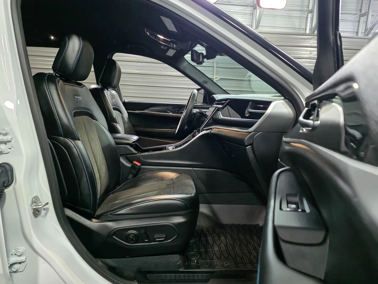 2022 Jeep Grand Cherokee Trailhawk 4xe - Photo 14