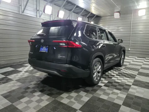 More photos of 2024 Toyota Grand Highlander Limited AWD 7-Passenger Hybrid-Electric SUV at Trust Auto, MD