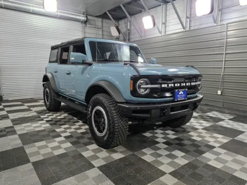 More photos of 2022 Ford Bronco Outer Banks AWD Soft-Top SUV w/Sasquatich Pkg at Trust Auto, MD