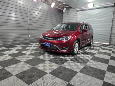 White 2019 Chrysler Pacifica Touring L Plus 35th Anniversary for sale in Sykesville, MD