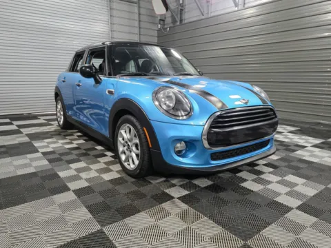Another view of 2019 MINI Hardtop 4 Door Oxford Edition for sale in Sykesville, MD at Trust Auto