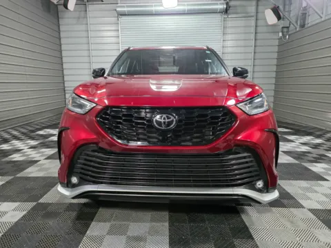 Photos of 2022 Toyota Highlander XSE for sale in Sykesville, MD at Trust Auto