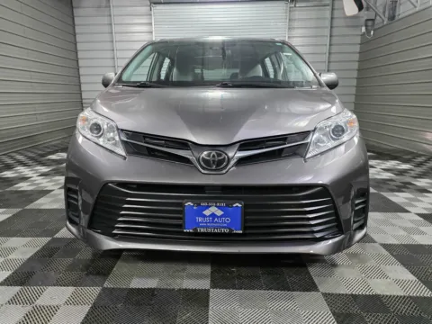 Photos of 2020 Toyota Sienna LE for sale in Sykesville, MD at Trust Auto