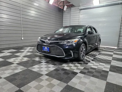 Red 2018 Toyota Avalon Limited for sale in Sykesville, MD