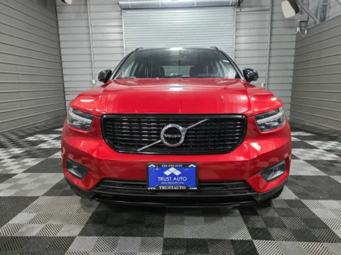 Photos of 2020 Volvo XC40 R-Design for sale in Sykesville, MD at Trust Auto