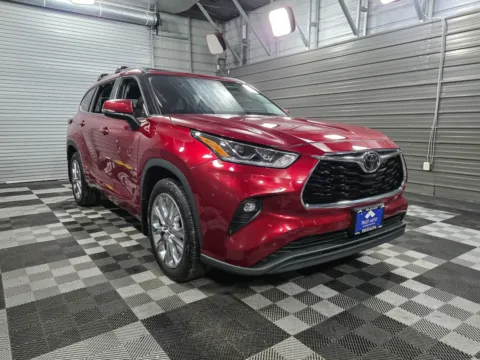 Another view of 2020 Toyota Highlander Limited for sale in Sykesville, MD at Trust Auto