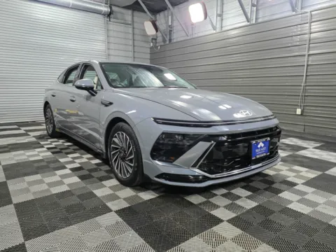 More photos of 2024 Hyundai Sonata Hybrid SEL Sedan at Trust Auto, MD