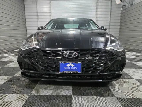 Another view of 2022 Hyundai Sonata SEL Plus 4-Door Sedan for sale in Sykesville, MD at Trust Auto