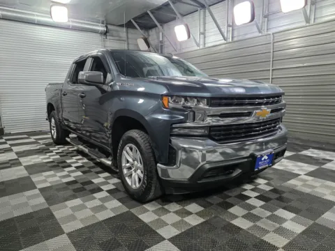 More photos of 2020 Chevrolet Silverado 1500 LT 4WD Crew Cab Duramax Turbo Diesel Pickup Truck w/ALL STAR EDITION at Trust Auto, MD